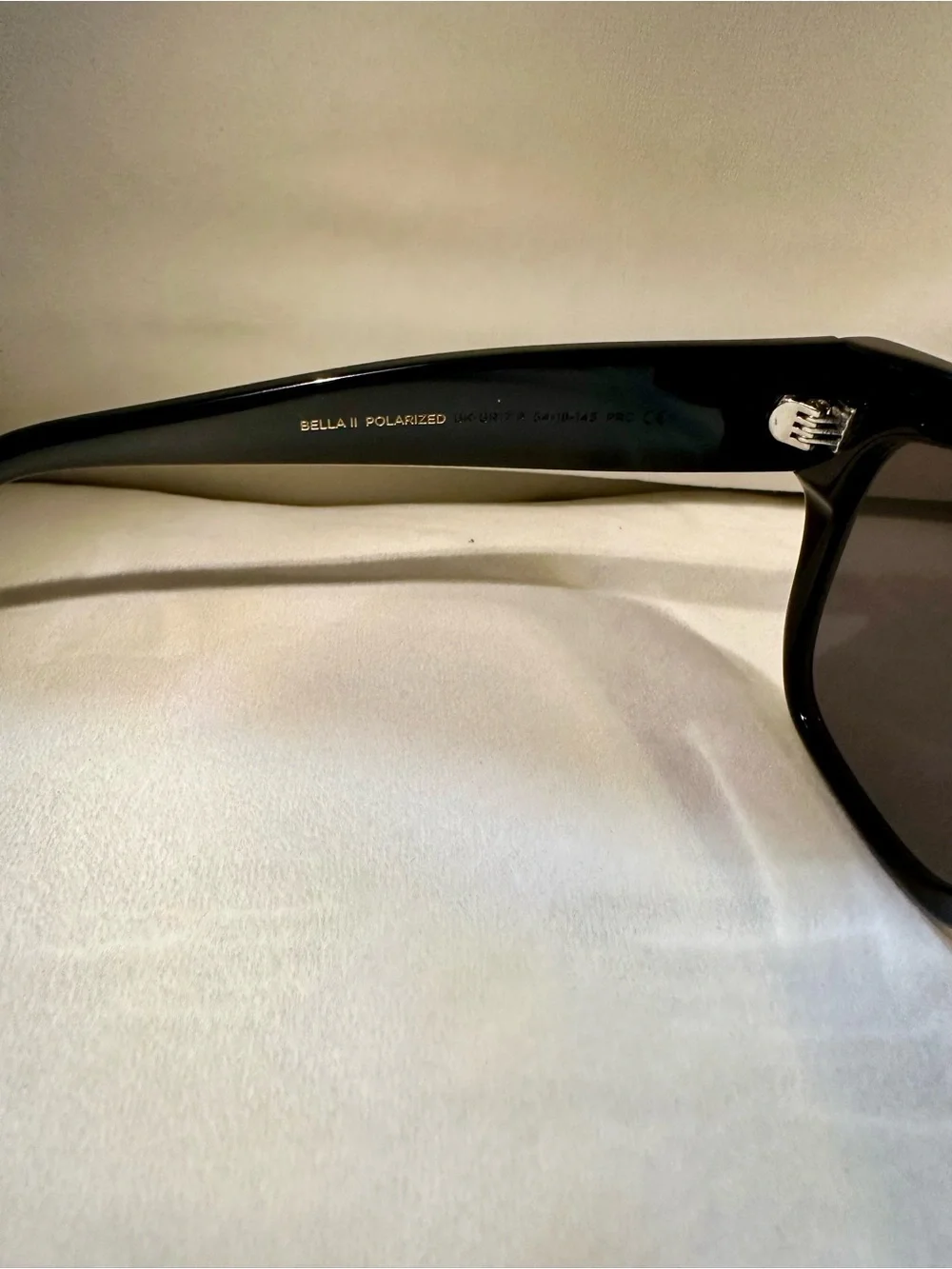 DIFF Oversized Bella polarized Sunglasses in Black
